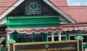 Gedung pemerintahan bertuliskan Arab Melayu